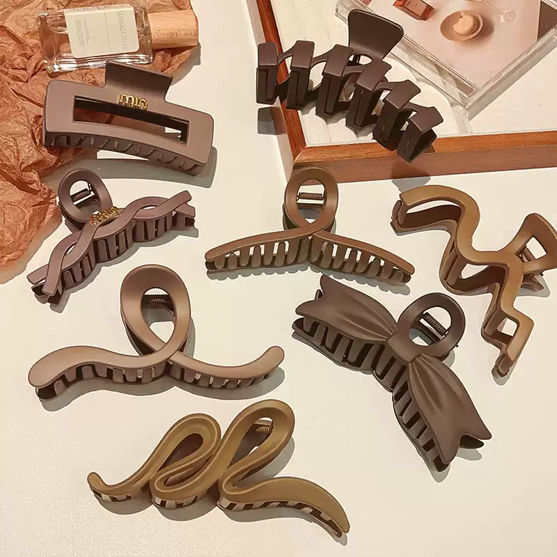 Modern Hair Clips Set 4